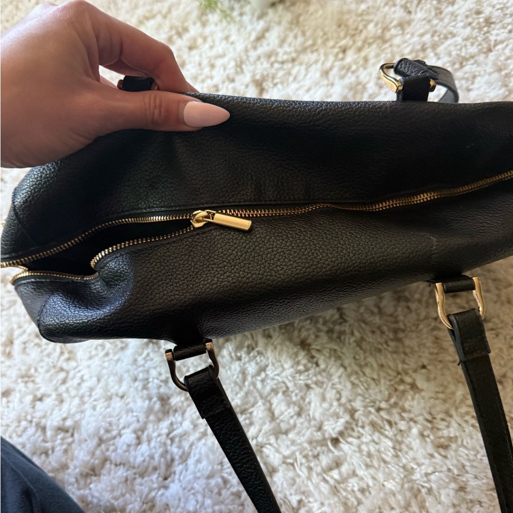 A New Day Black Shoulder Bag with Pebbled Leather - Picture 4 of 6